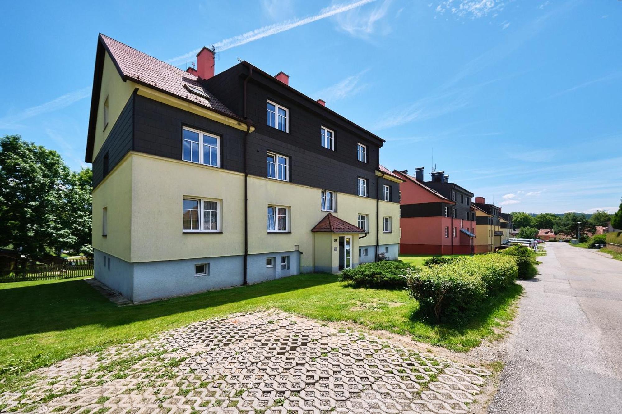 Apartman U Lipna-Frymburk 5 Exteriör bild